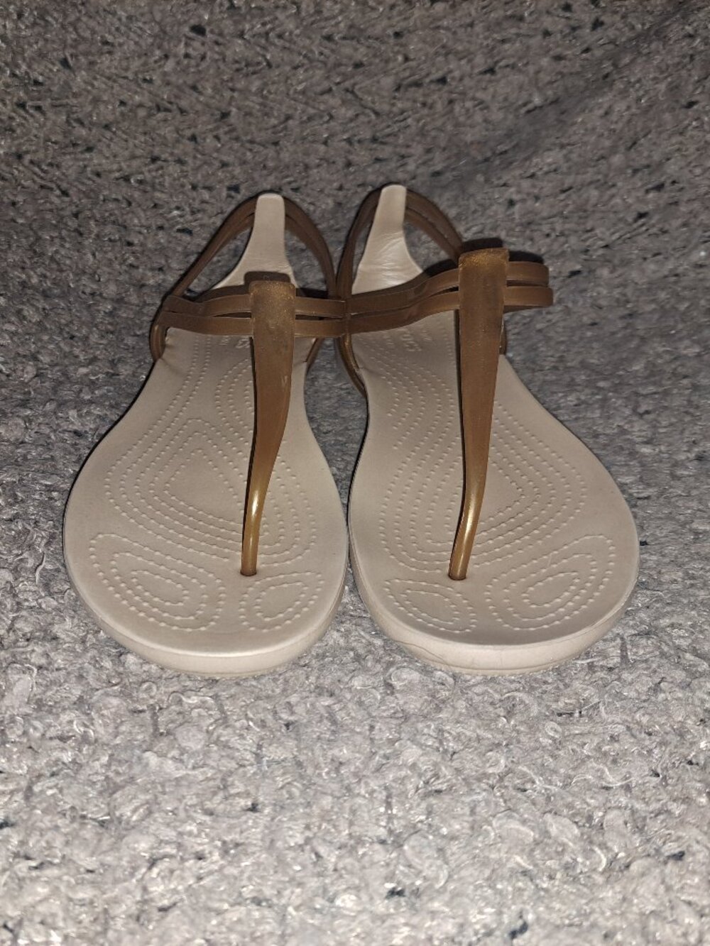 CROCS-Isabella Sandals Gold T Strap Jelly Thong Slingback-Sz 9-Excellent - Picture 3 of 8